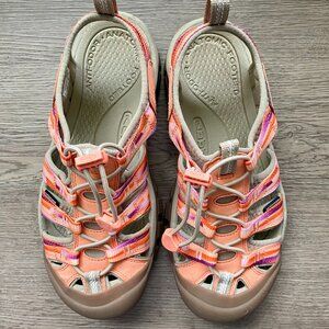 PEACH Keen Women's size 8 shoe LIKE NEW